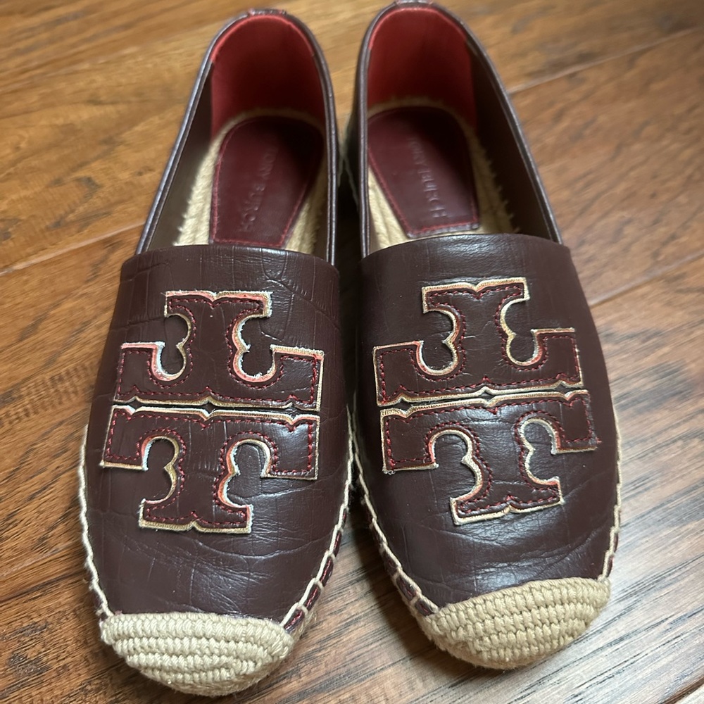 Brand new beautiful flat shoes!